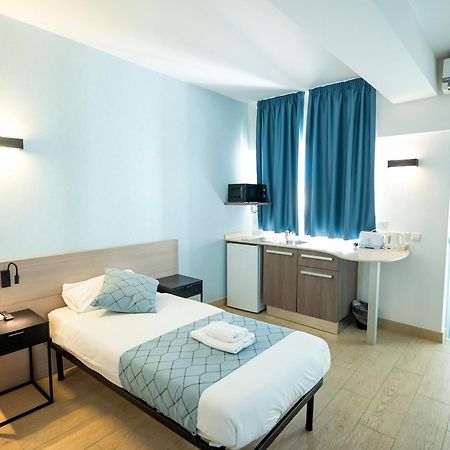 Day'S Inn Hotel And Residence Sliema Exteriör bild