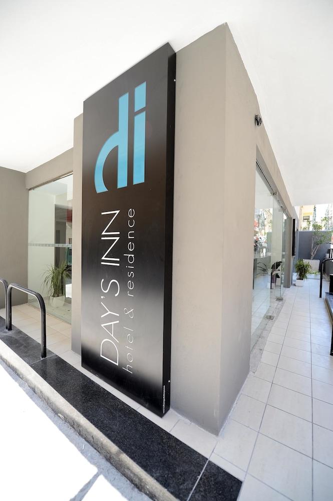 Day'S Inn Hotel And Residence Sliema Exteriör bild