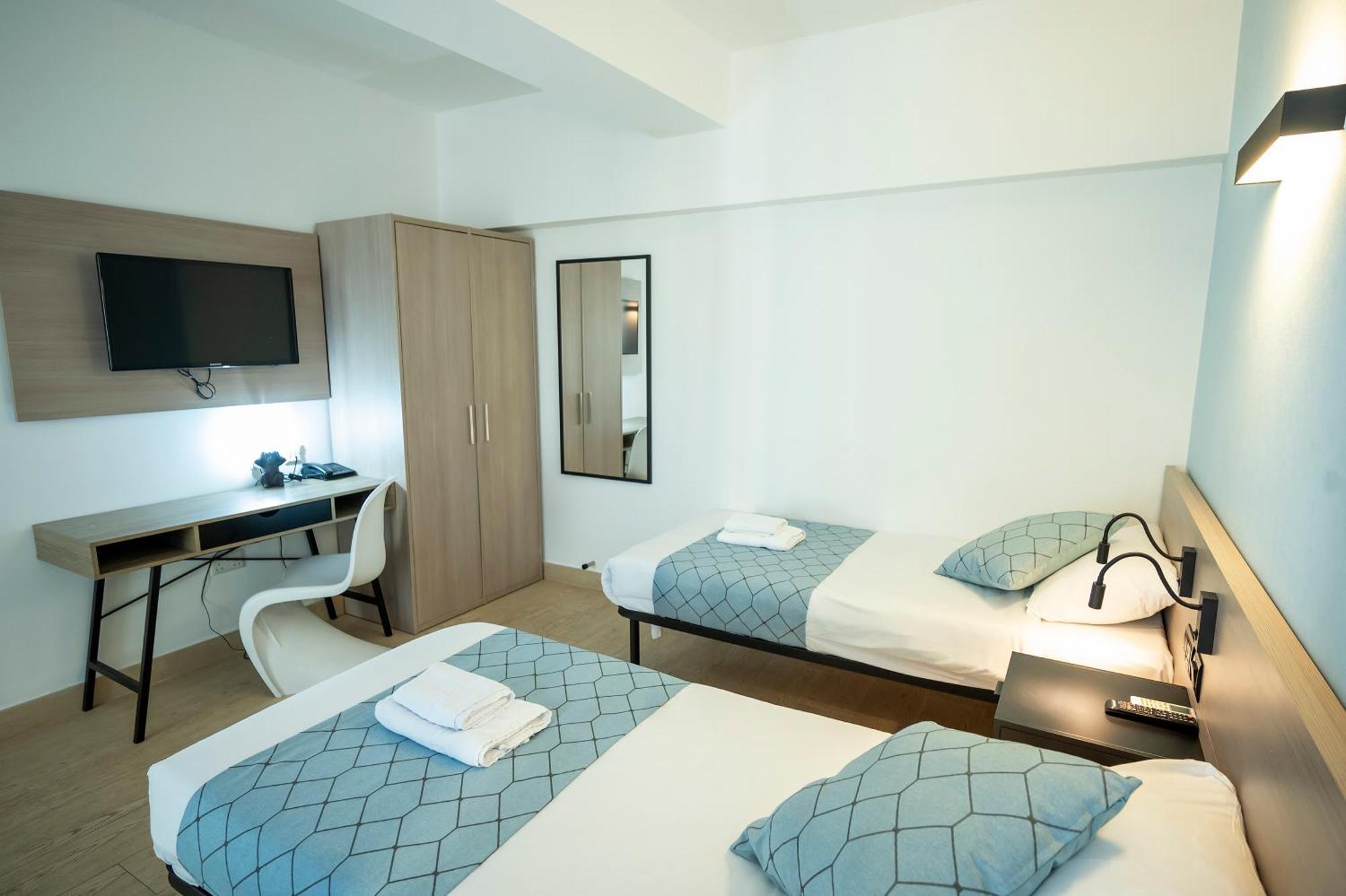 Day'S Inn Hotel And Residence Sliema Exteriör bild