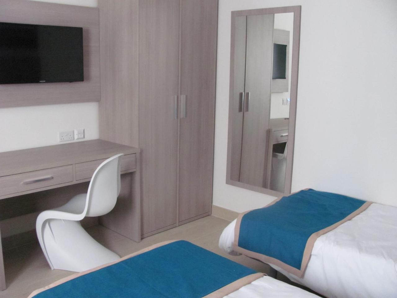 Day'S Inn Hotel And Residence Sliema Exteriör bild